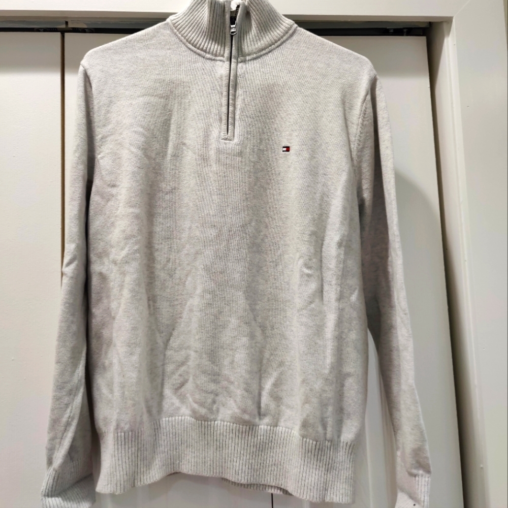 Tommy Hilfiger sweater